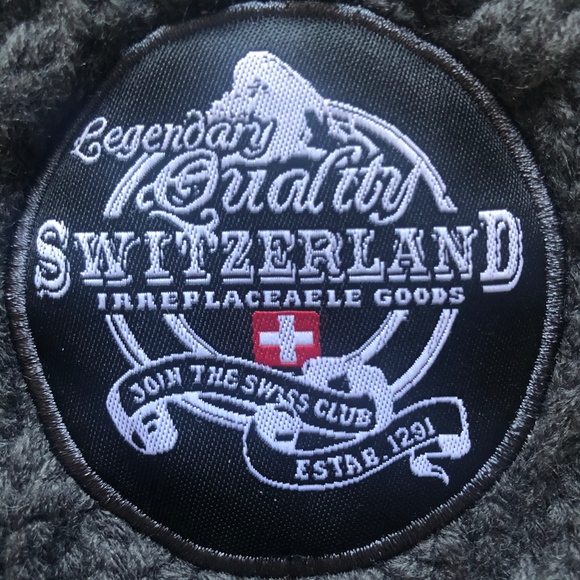 🛑SOLD🛑 Switzerland Grey Knit Beanie - Picture 4 of 4